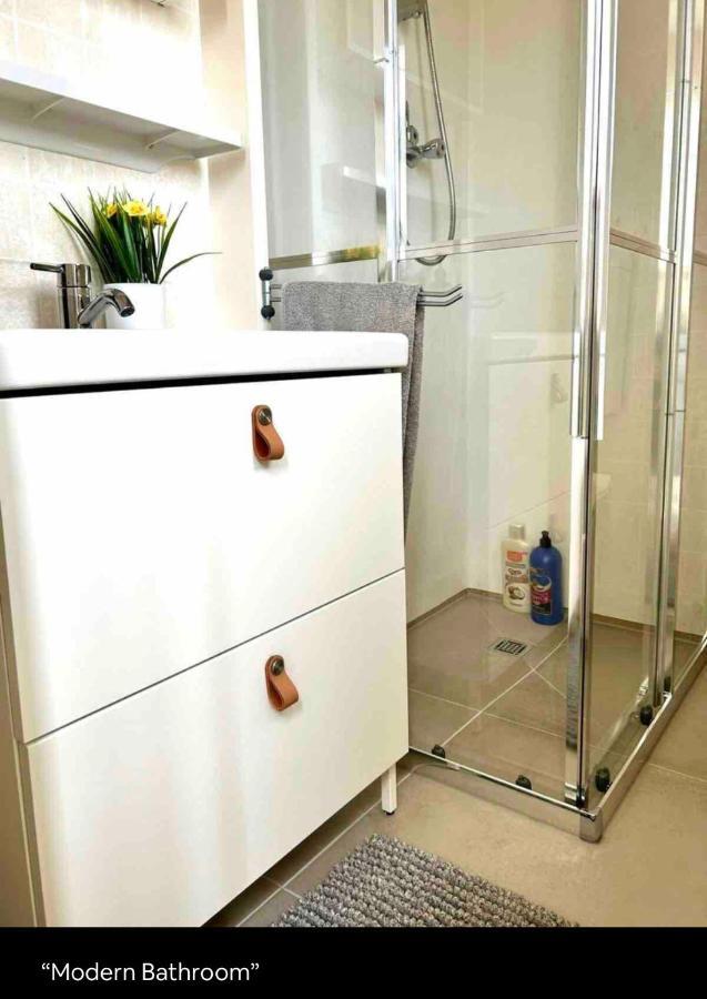 Wellness Bungalow With Jacuzzi &Sauna&Private Garden Near Amsterdam Vijfhuizen Luaran gambar