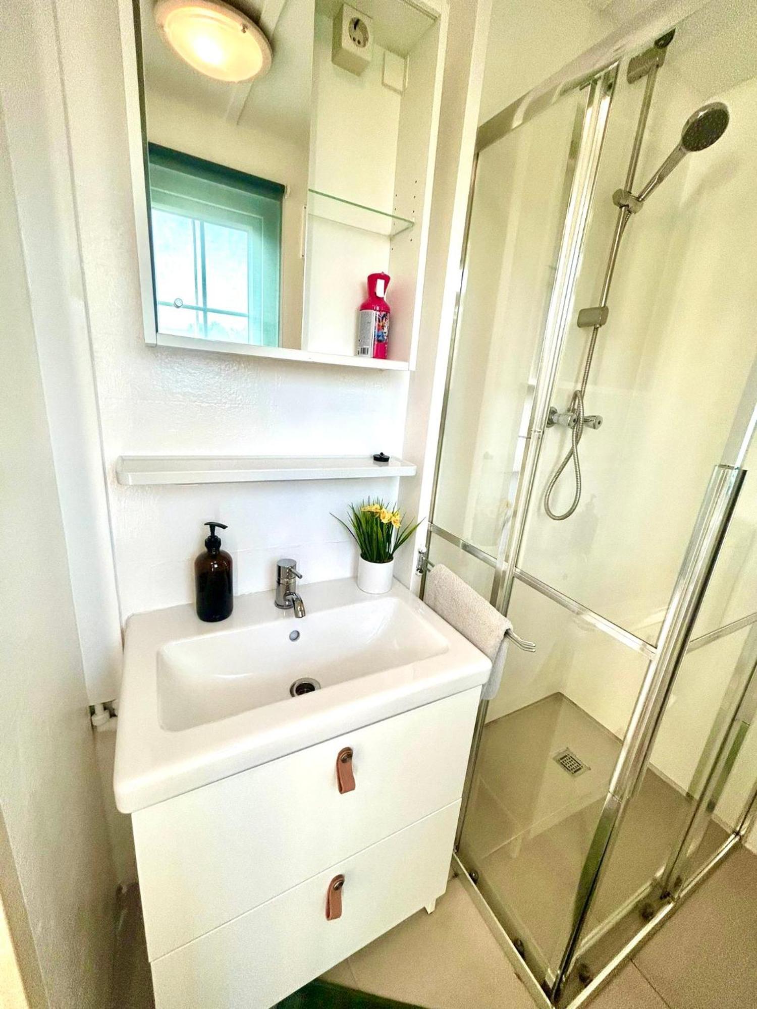 Wellness Bungalow With Jacuzzi &Sauna&Private Garden Near Amsterdam Vijfhuizen Luaran gambar